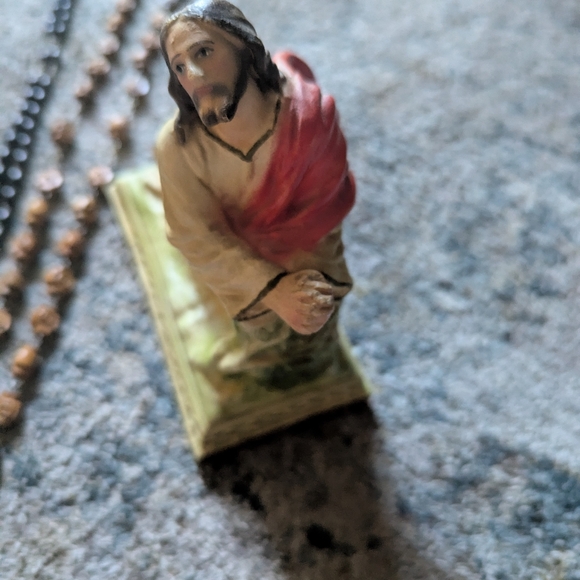Ceramic Jesus - Picture 2 of 4